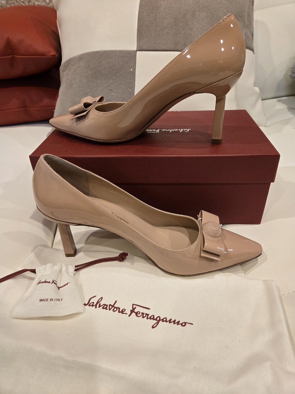 Salvatore Ferragamo Katrin Pointed-Toe Pumps Blush Size 10C NWB